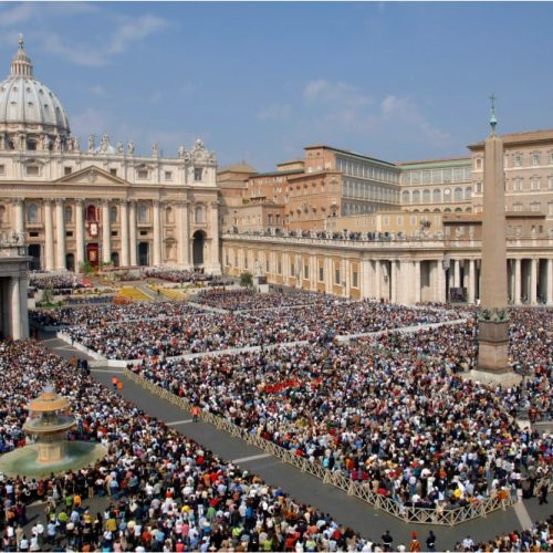 Apertura della Porta Santa a San Pietro: Inizia il Giubileo Ordinario 2025